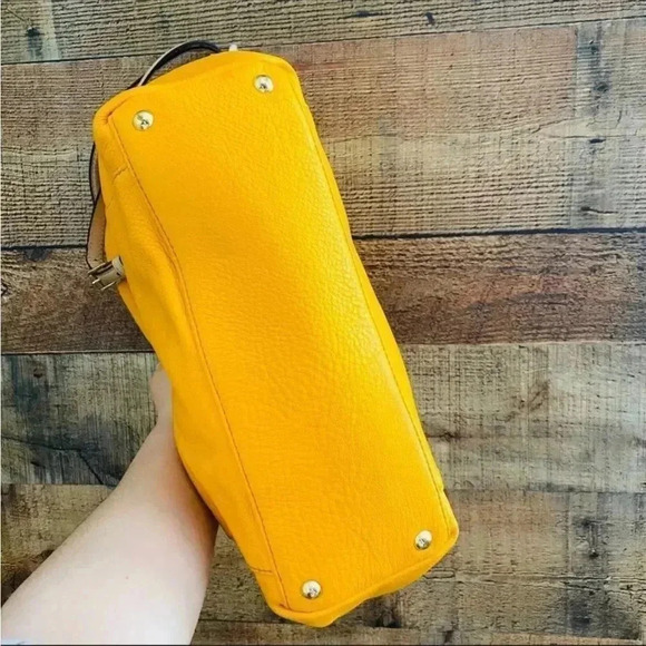 Michael Kors Jet Set Leather Yellow Tote - Picture 8 of 8